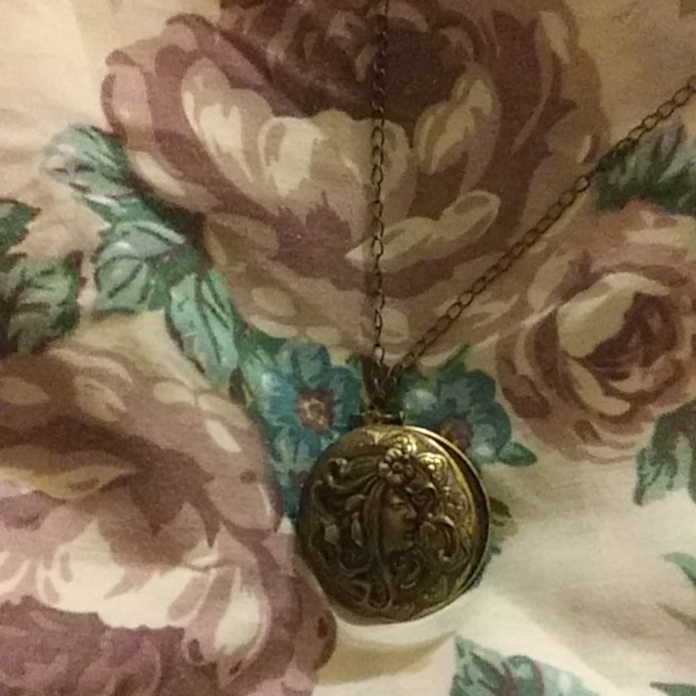 Ladies Locket